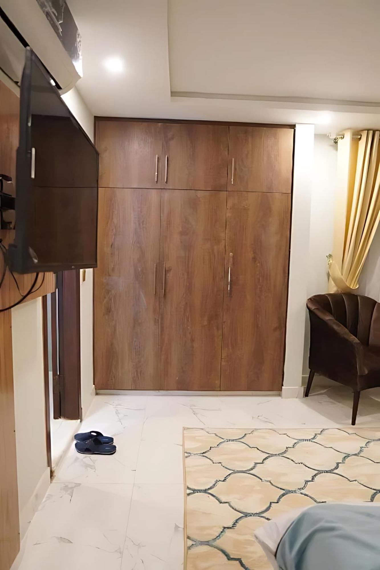 Nueva Hotel Islamabad Exteriör bild