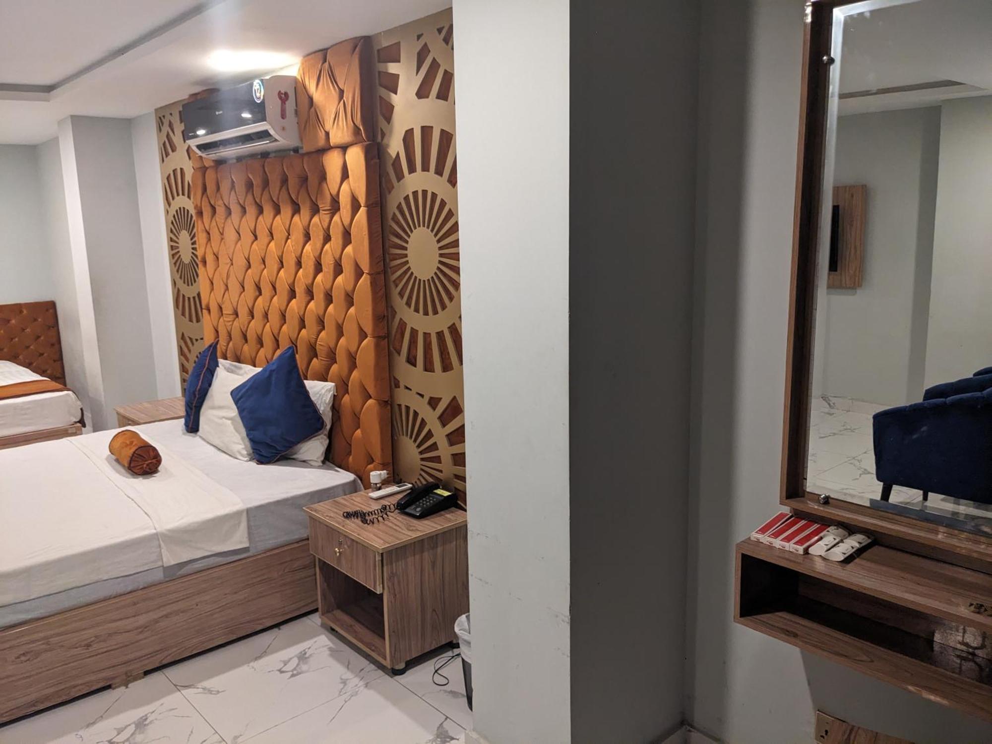 Nueva Hotel Islamabad Exteriör bild