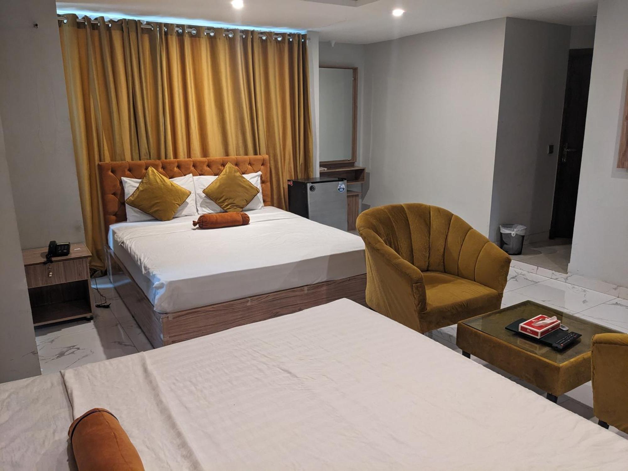 Nueva Hotel Islamabad Exteriör bild