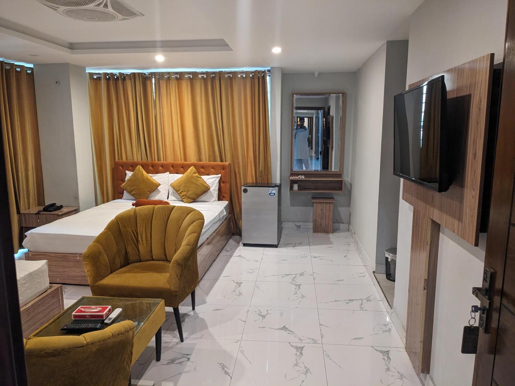 Nueva Hotel Islamabad Exteriör bild