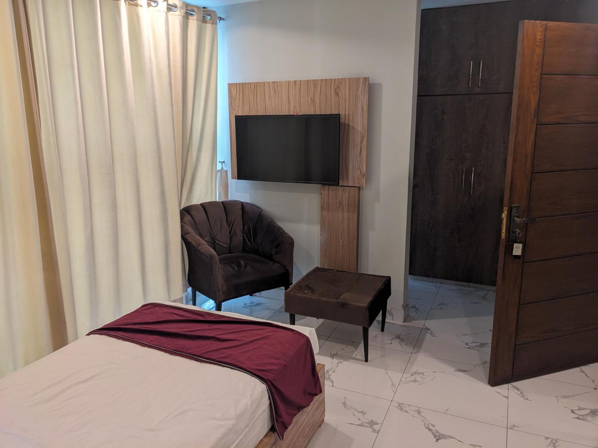 Nueva Hotel Islamabad Exteriör bild