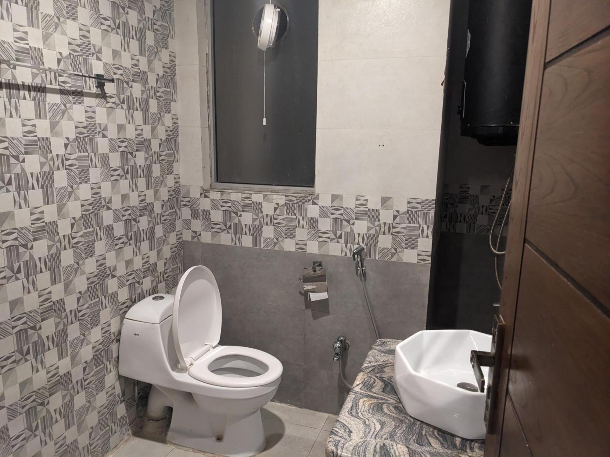 Nueva Hotel Islamabad Exteriör bild