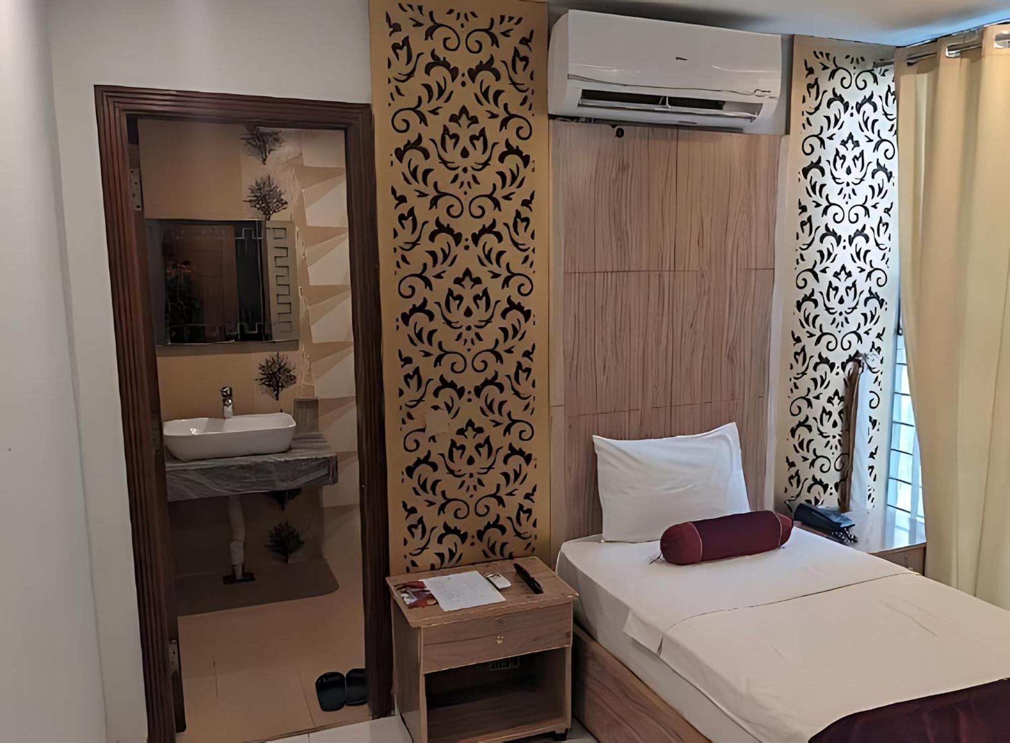 Nueva Hotel Islamabad Exteriör bild
